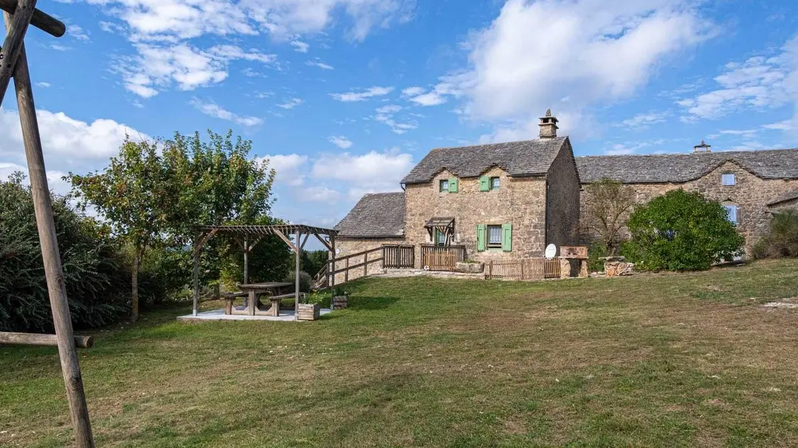 Vue extérieure, Gîte de la Vieille Ecole au Bruel, Gorges du Tarn