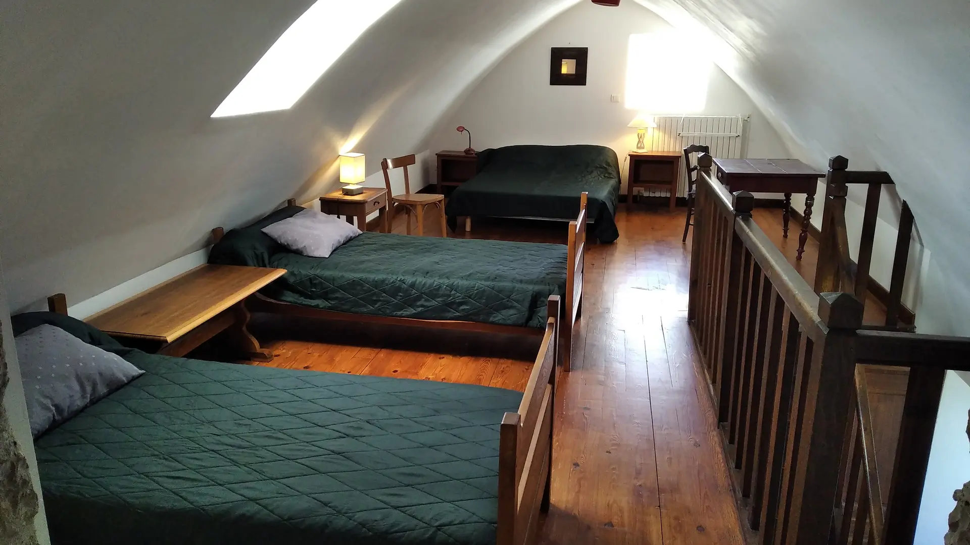 Mezannine . étage 2  .  1 lit 140/190  .  2 lits 90/190