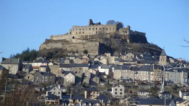 Château sur son promontoir rocheux
