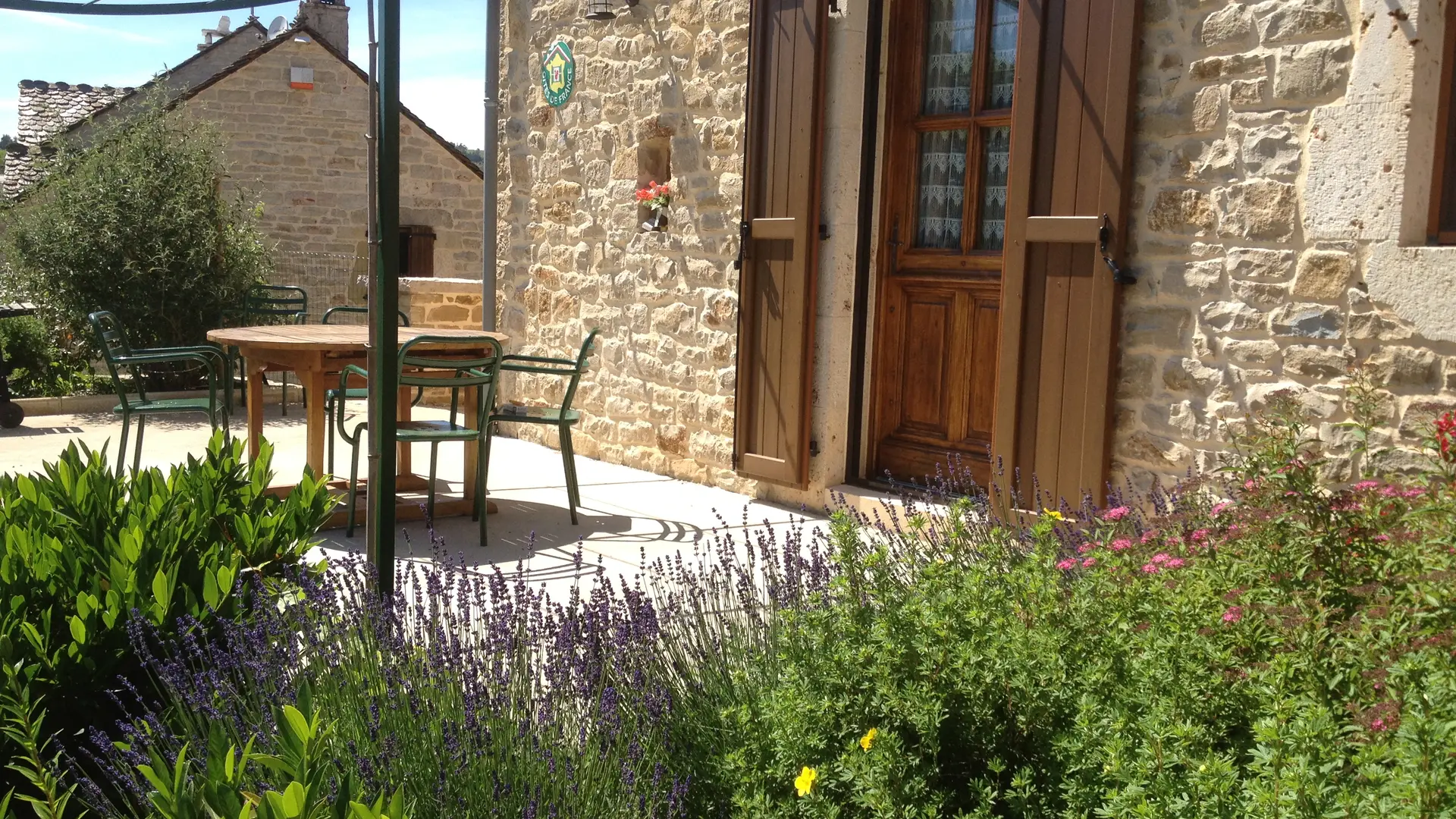 gite-rocheflamme-jardin-1