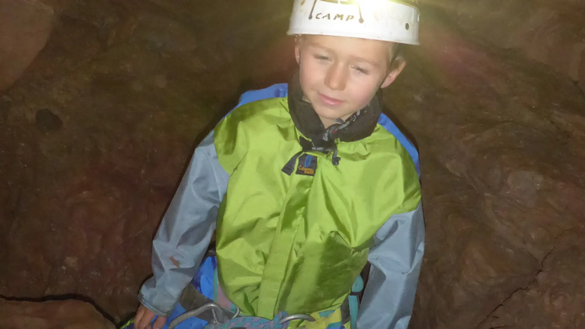 grotte-famille-occitanie