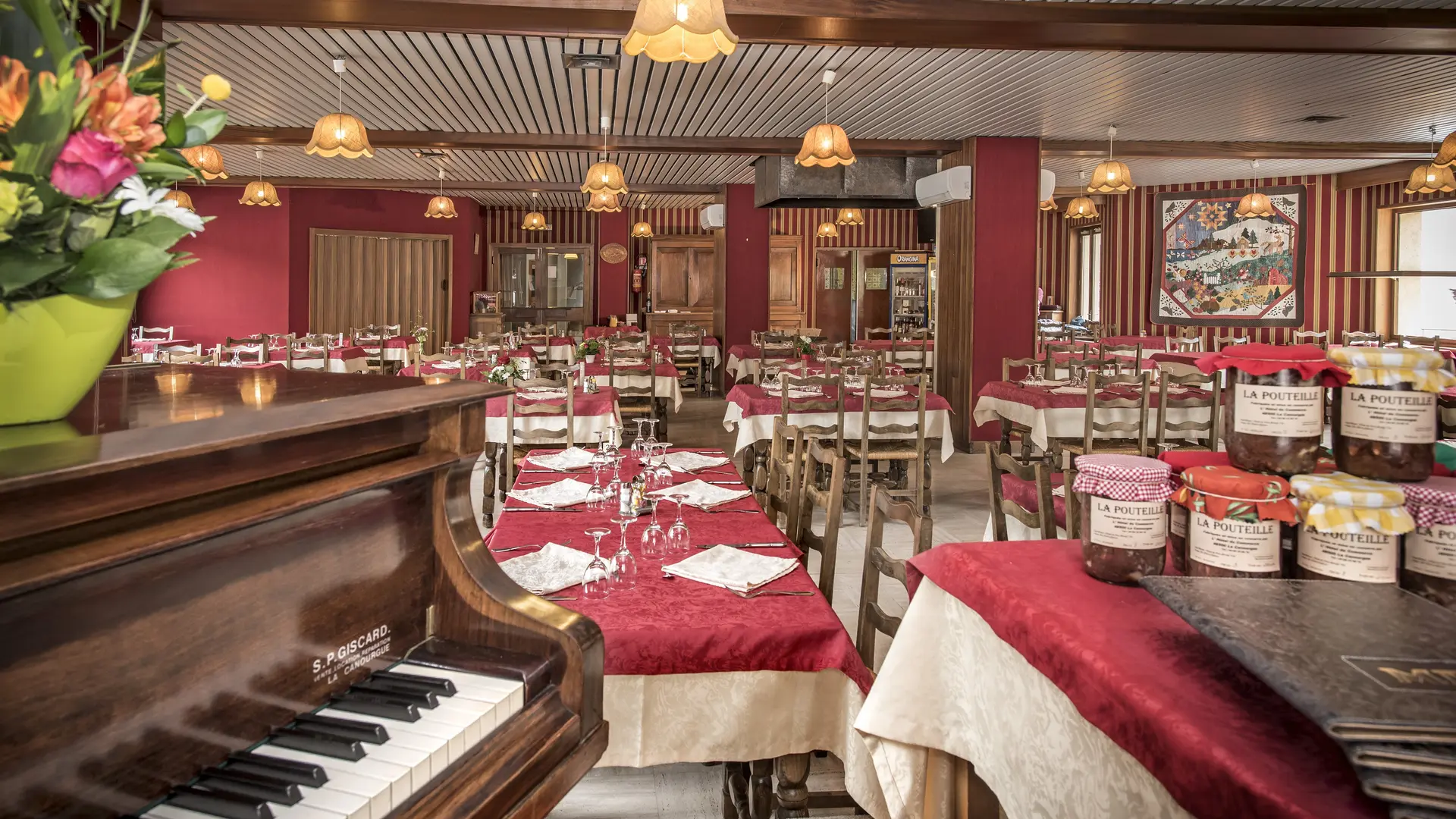 hotel du commerce grandesallepiano