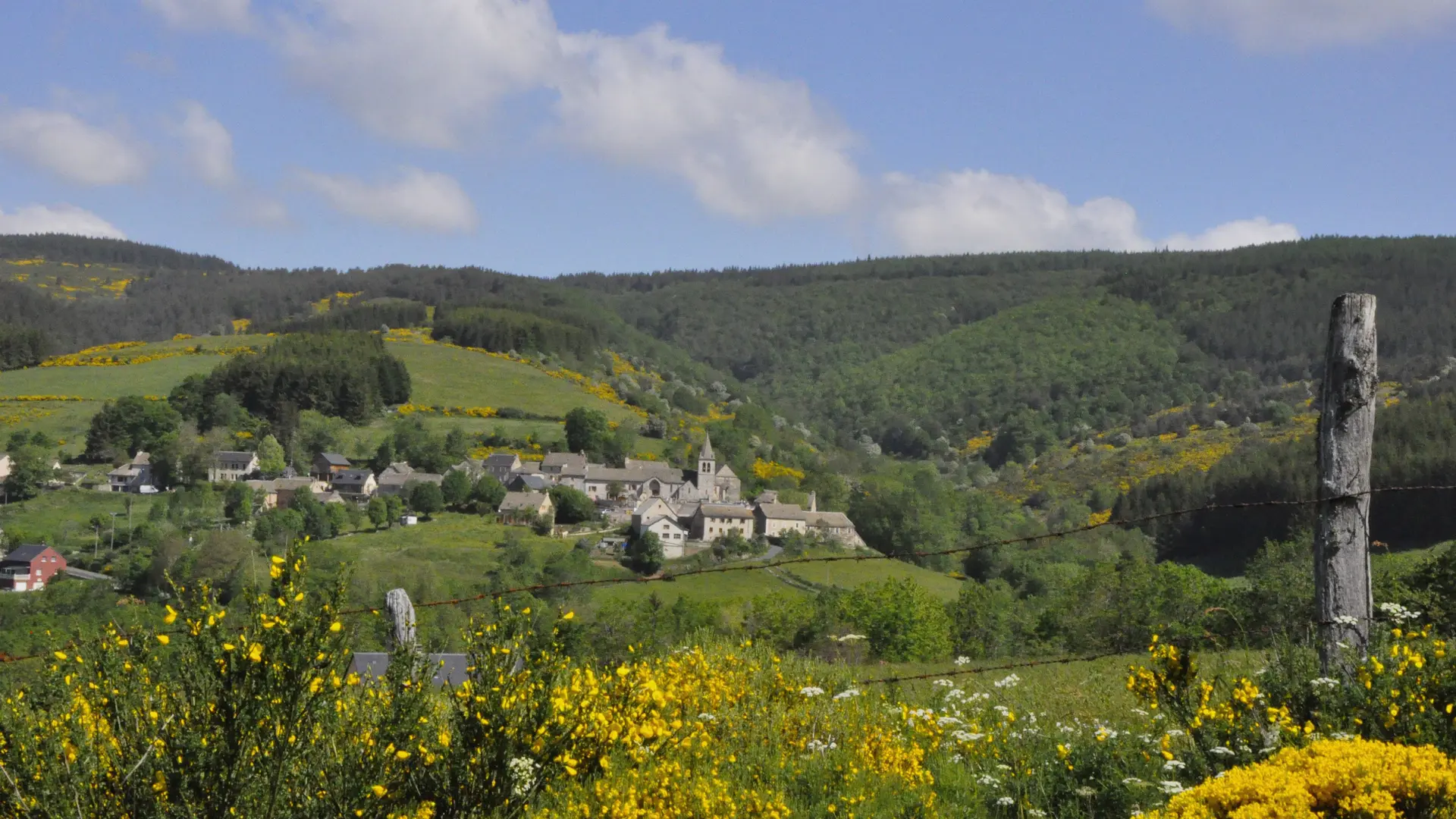 Les contreforts de l'Aubrac