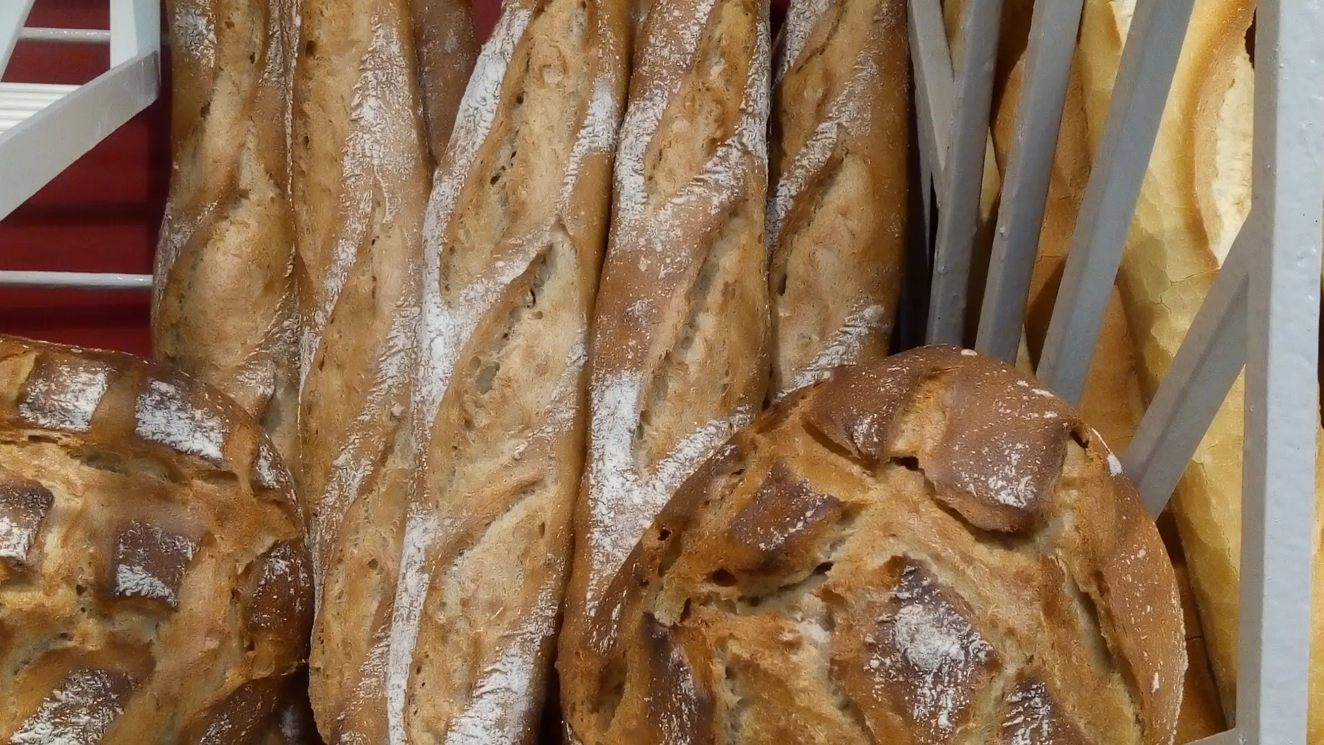 pain-sur-presentoir-2