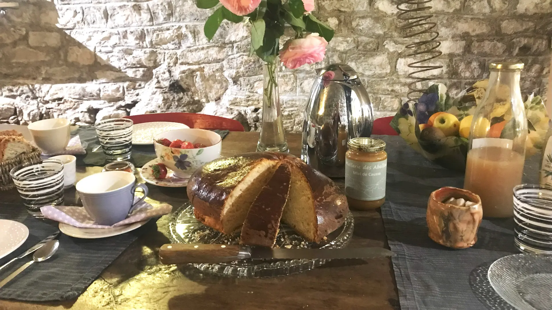 petit dejeuner salle voutée