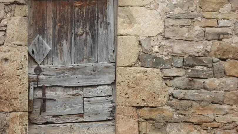 Porte typique Rouges Paret_3