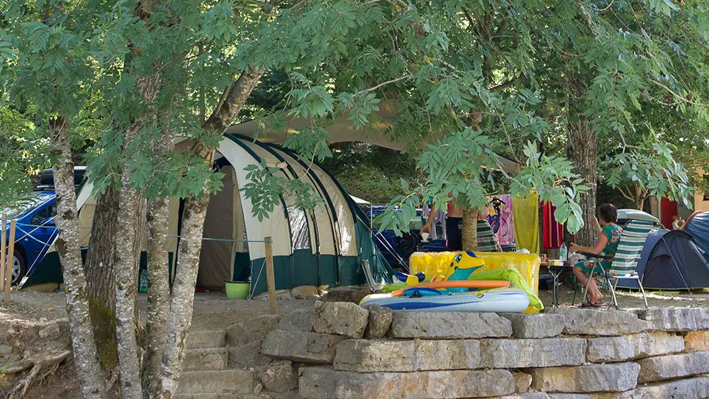 portfolio-emplacement-standard-camping-la-blaquiere