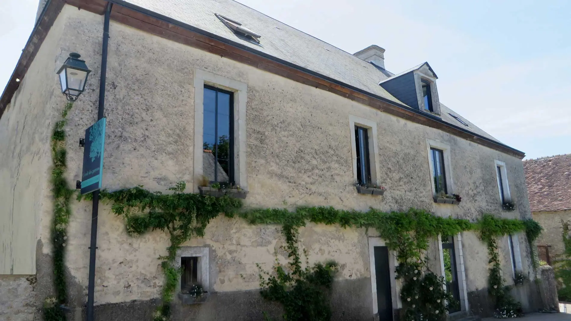 Chambres-d'hôtes-L'école-des-Garçons-Maigné