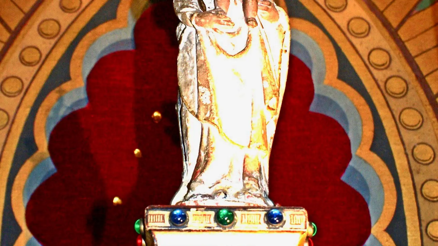 Statue de Notre-Dame du Chêne