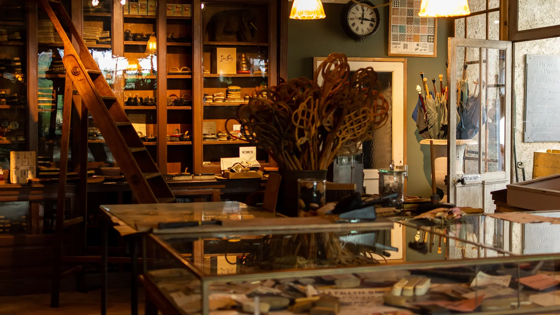 Musée de boutiques anciennes_La Chartre sur le Loir