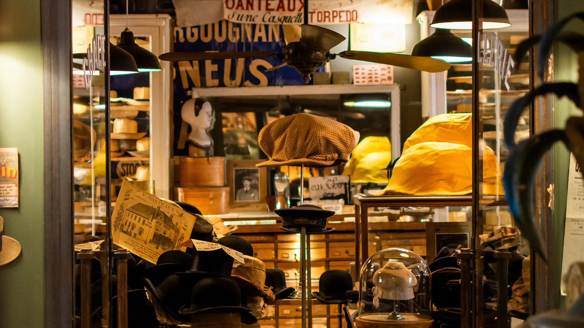 Musée de boutiques anciennes_La Chartre sur le Loir