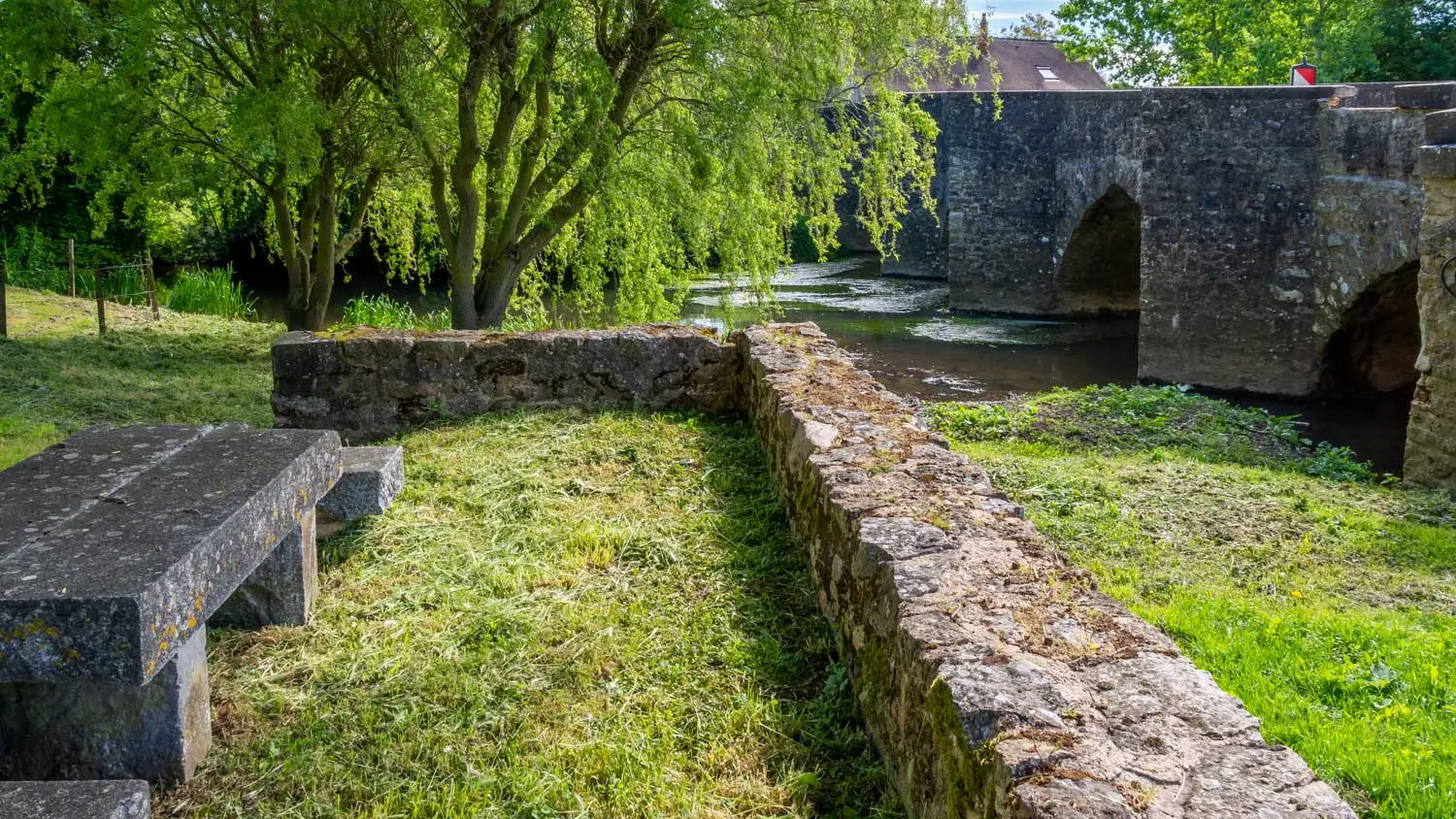 Pont-de-Poillé-sur-Vègre