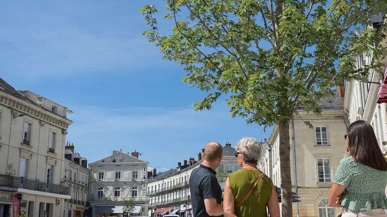 Visite de Sablé-sur-Sarthe - place Raphaël Elizé