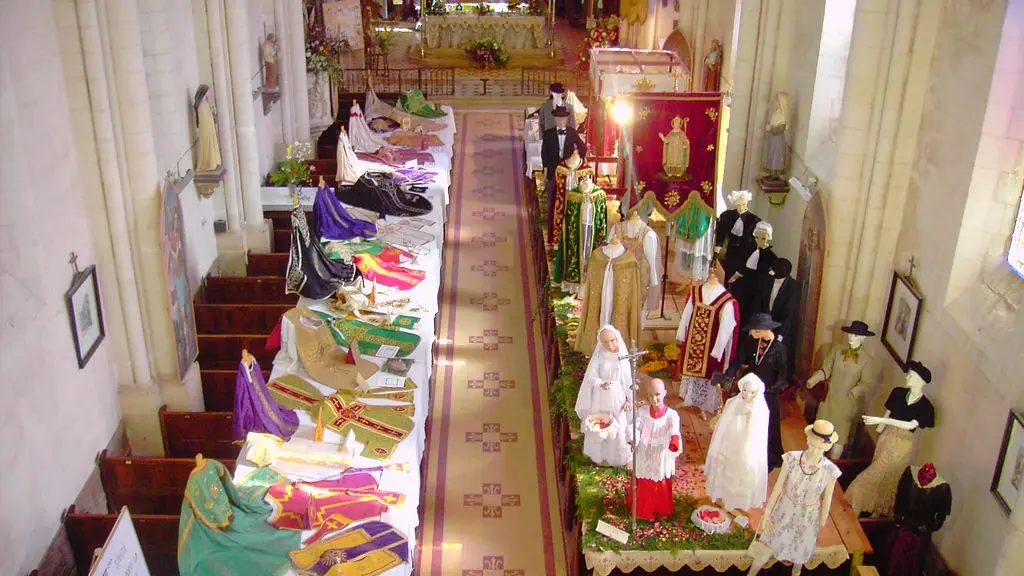 interieur-eglise-chevire