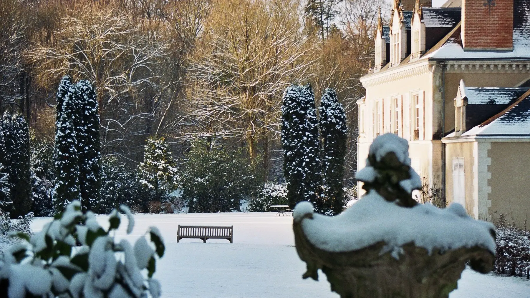 Château de Montertreau sous la neige