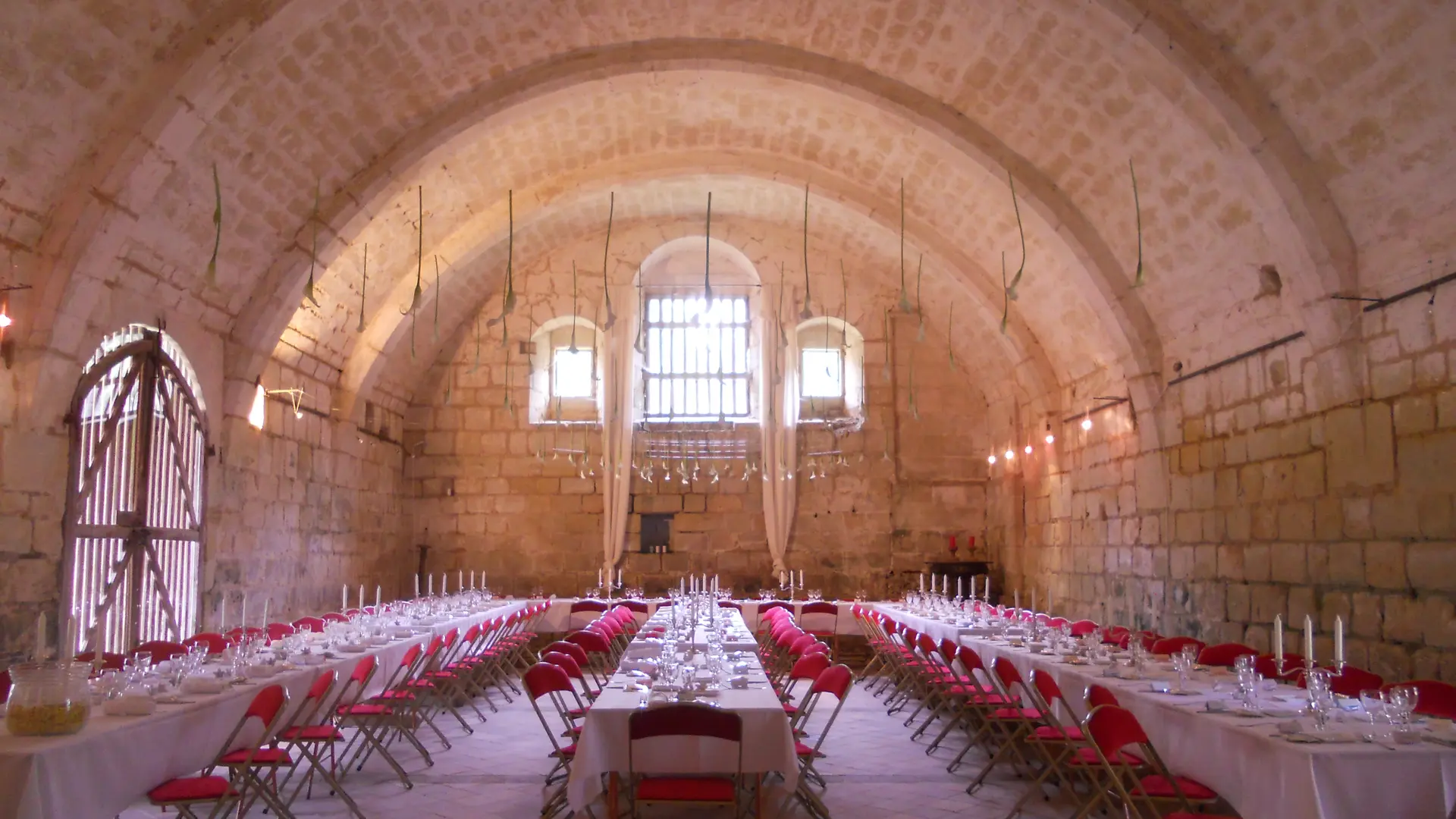 salle de reception Abbaye de la Clarté Dieu_St Paterne Racan
