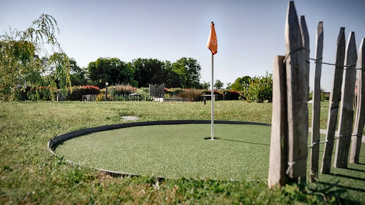 1-green-minigolf-saint-aubin-des-preaux