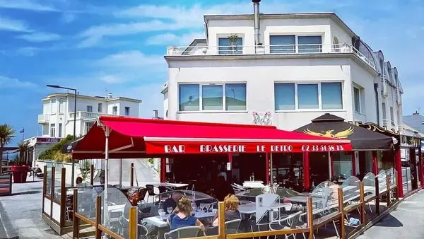 1-saint-martin-de-brehal-le-retro