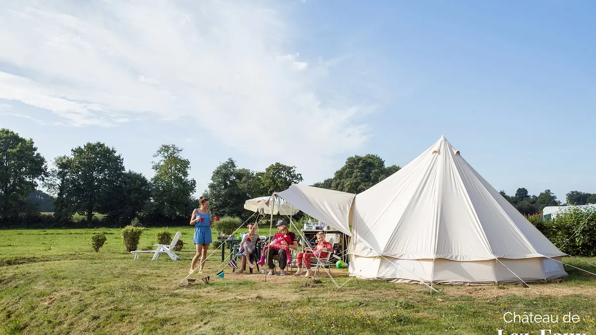 11-castel-camping-chateau-de-lez-eaux-saint-pair-sur-mer