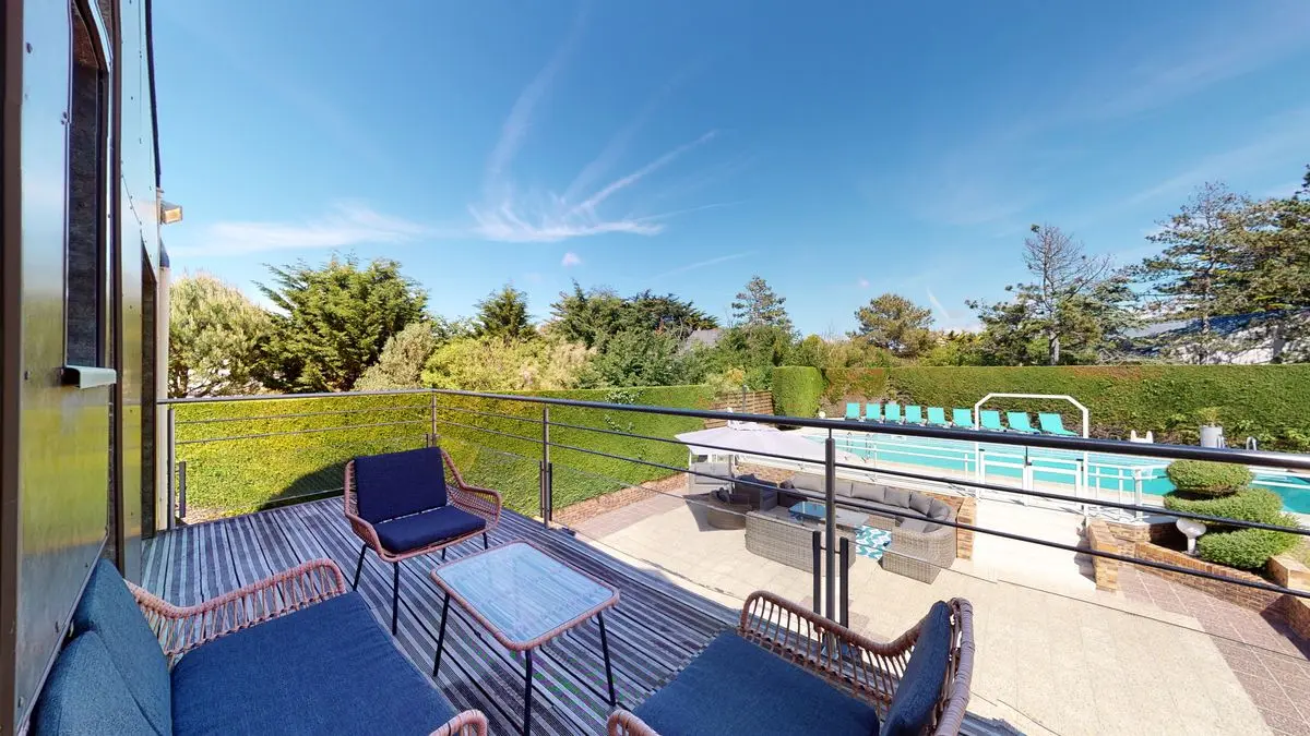11-meuble-villa-amare-saint-pair-sur-mer