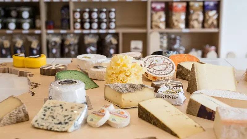 Agon-Coutainville- Fromagerie Edouard (2)