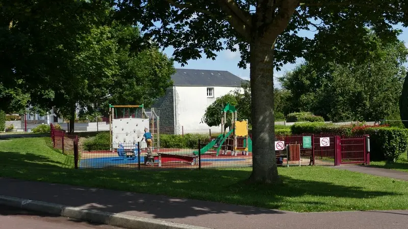 Aire de jeux quettreville sur sienne salle des fetes (2)