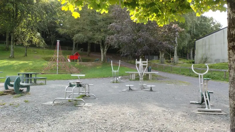 Equipements de loisirs coutances aires de jeux parc des sports (4)