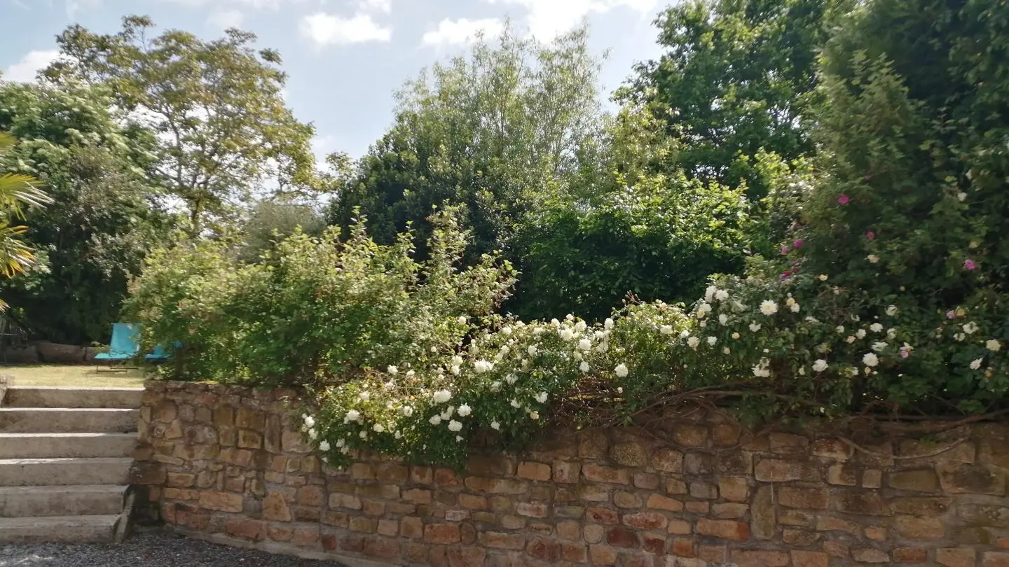 Jullou côté jardin