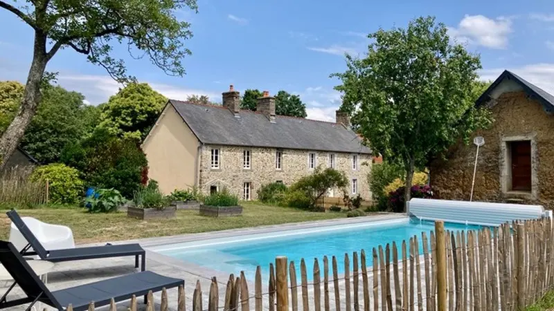 Gite saint sauveur villages la rondehaye le glatin stéphane céline maison sous les pommiers le petit gite (16)