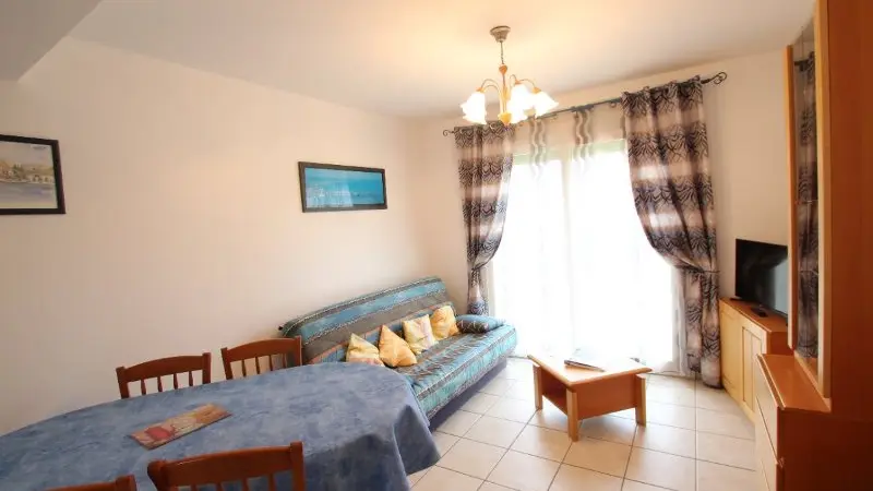 H8197-saint-martin-de-brehal-2