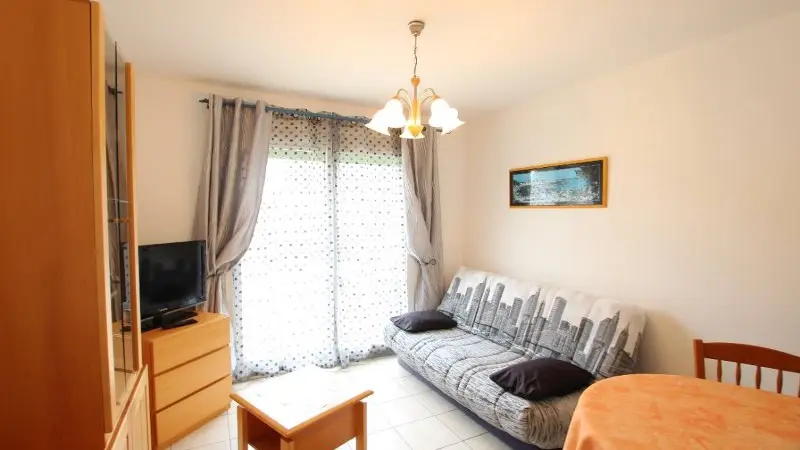 H8198-saint-martin-de-brehal-2