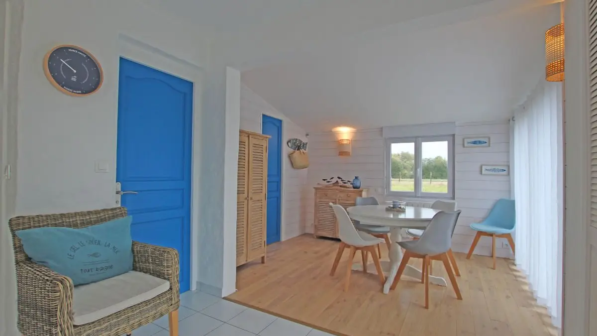 H8138-eau-calme-saint-martin-de-brehal-3