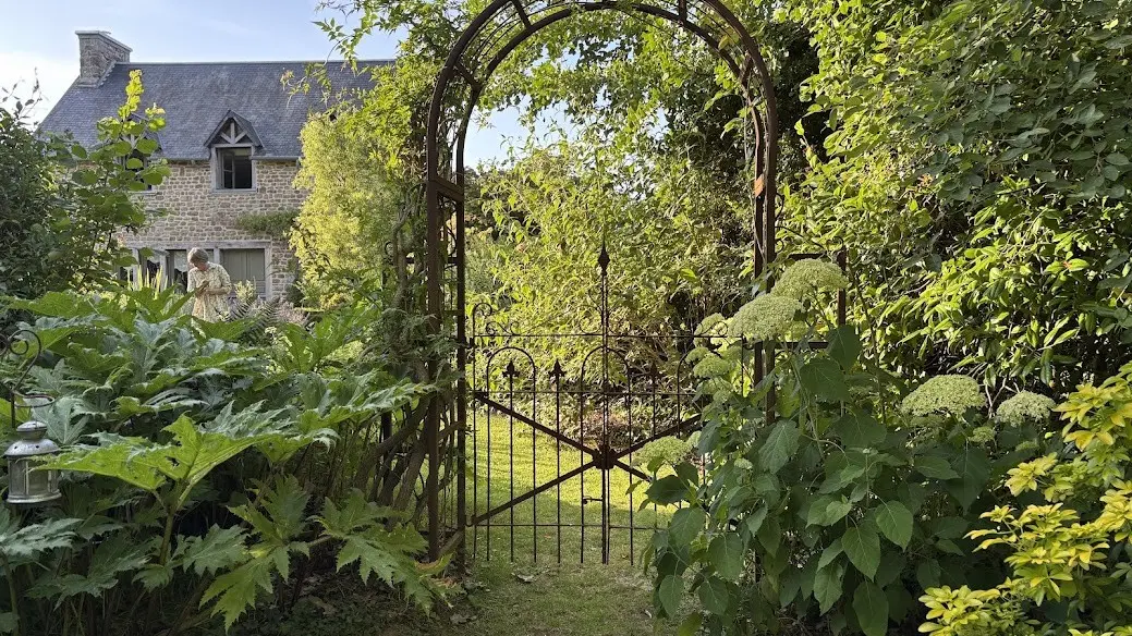 Isigny-le-Buat_Jardin_du_Cassel1