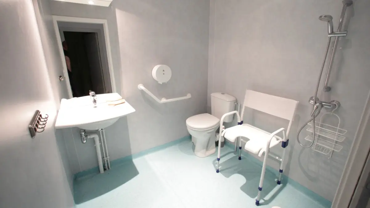 Salle de bain PMR