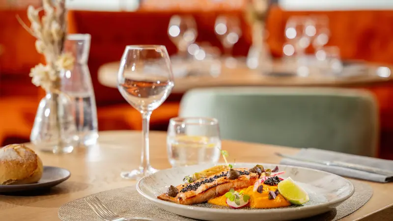 Design sans titre - o	Table restaurant Le Sound Prévithal plat