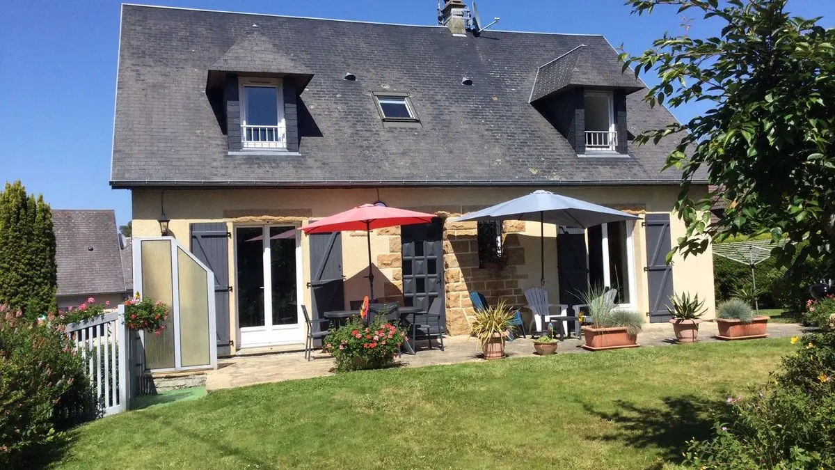 anctoville-sur-boscq-meuble-pichot-0