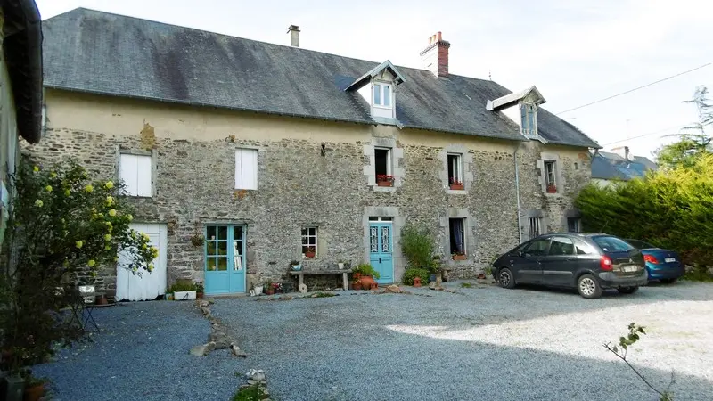 chambres dhotes montpinchon Neil Vinall et Frédéric Dhombres Bicyclette bleue (1)