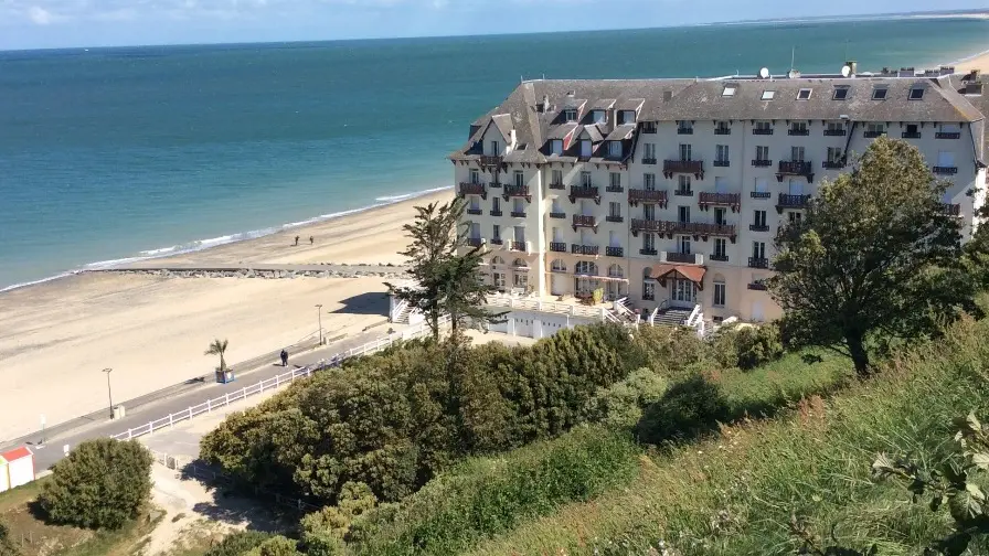 donville-les-bain-meuble-sur-la-plage-1