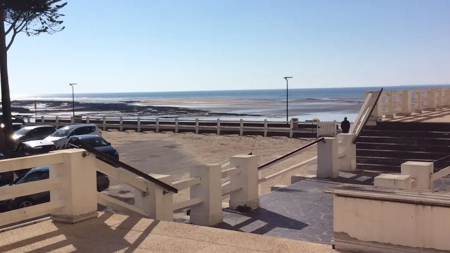 donville-les-bain-meuble-sur-la-plage-4
