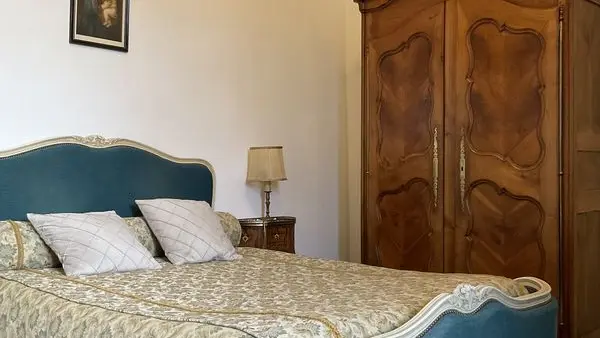equilly-chambre-de-la-roseraie-0