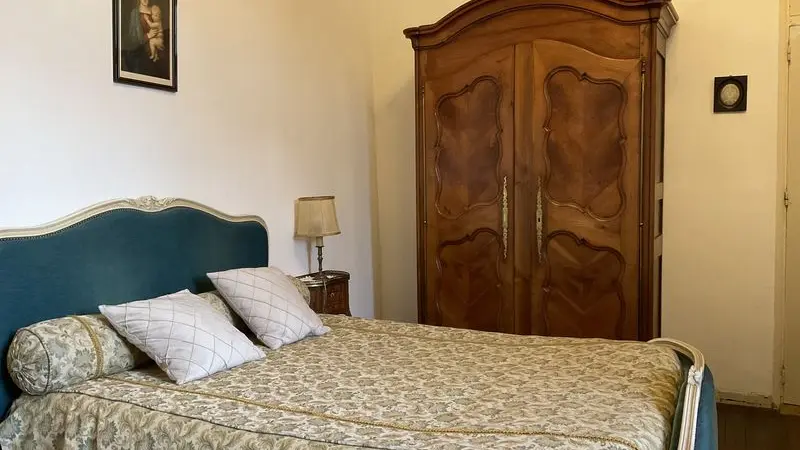 equilly-chambre-de-la-roseraie-1