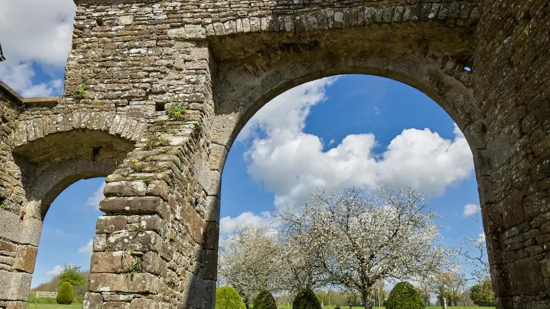 folligny-meuble-manoir-de-la-besliere-maree-basse-0