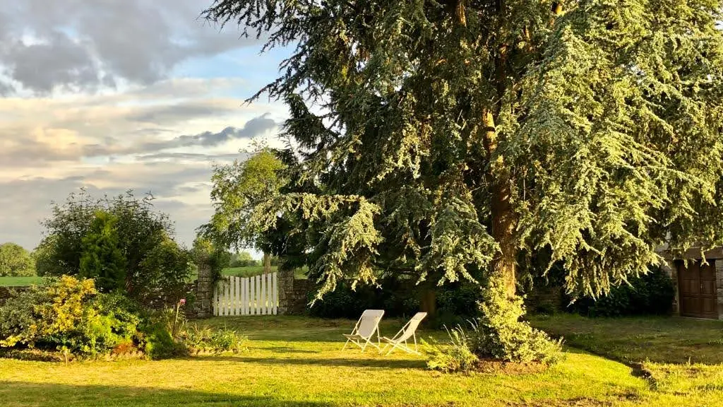 folligny-meuble-manoir-de-la-besliere-maree-basse-9