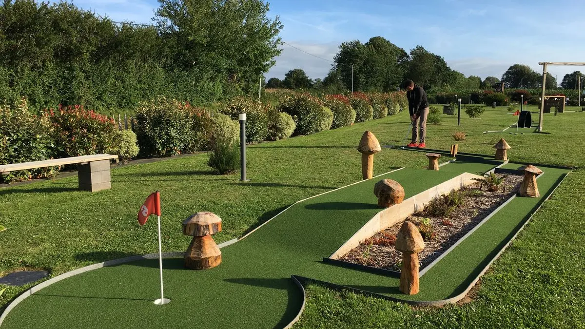 green-minigolf-saint-aubin-des-preaux-2