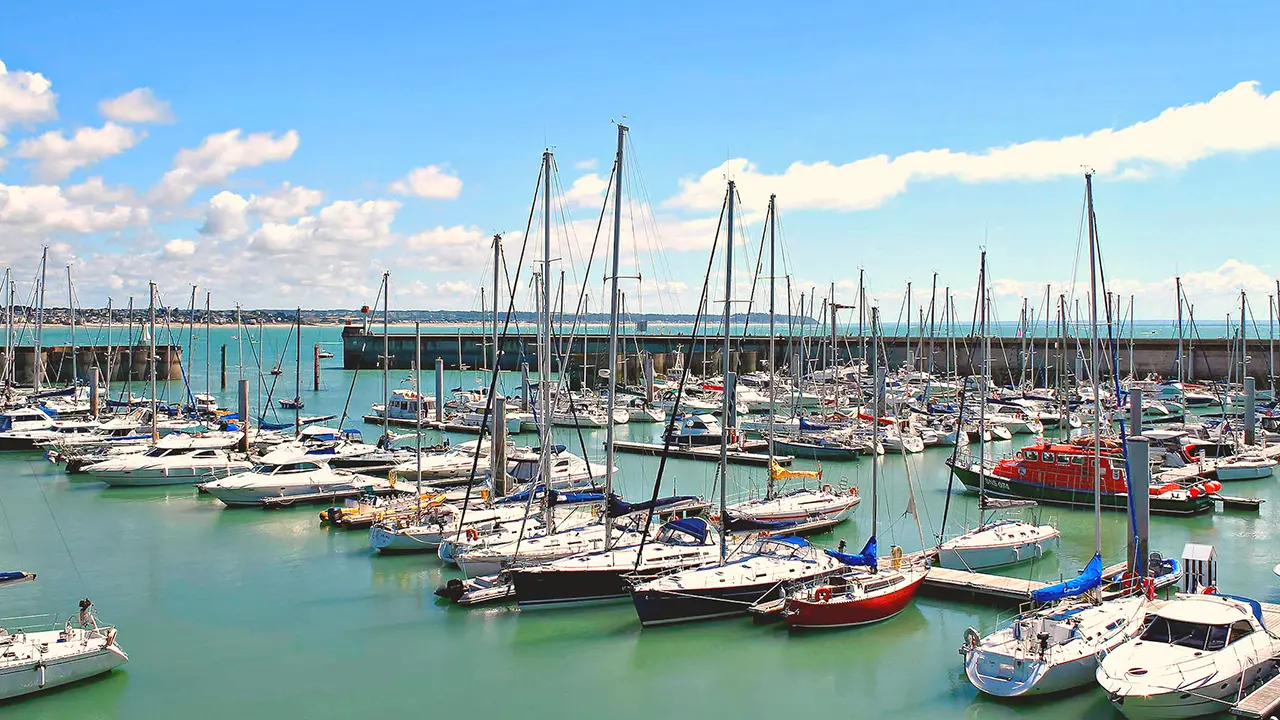 hotel-ibis-granville-port-de-plaisance-1