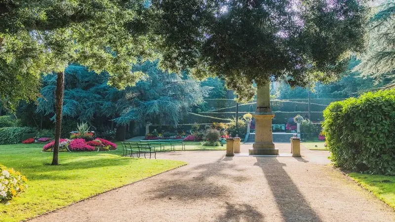 jardin des plantes teddy bear photos coutances