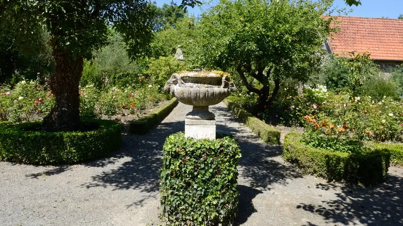 jardin-manoir-saussey-2