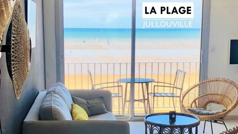 jullouville-meuble-la-plage-0