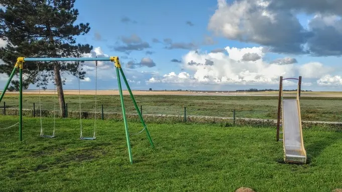 loisirs regneville sur mer aire de jeux (3)