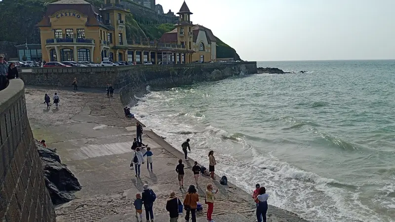 meuble-bricqueville-gite-vanlee-10